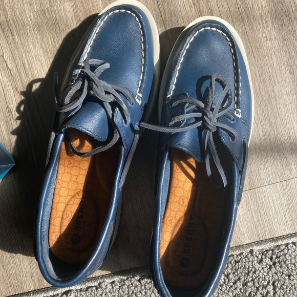 Sperry shoes - Picture 2 of 5